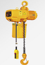 環鏈電動葫蘆用于工廠設備組裝作業