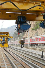 鐵路養(yǎng)護(hù)離不開(kāi)鋼絲繩電動(dòng)葫蘆的使用