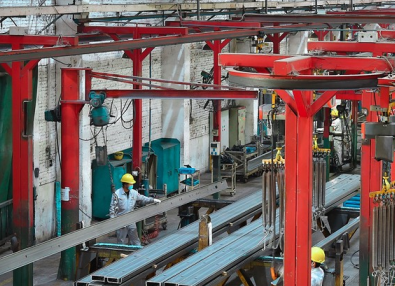 電動葫蘆見證了商用汽車工廠從老三線到新三線的轉(zhuǎn)變