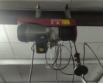 小型電動葫蘆在防盜門安裝中的應(yīng)用